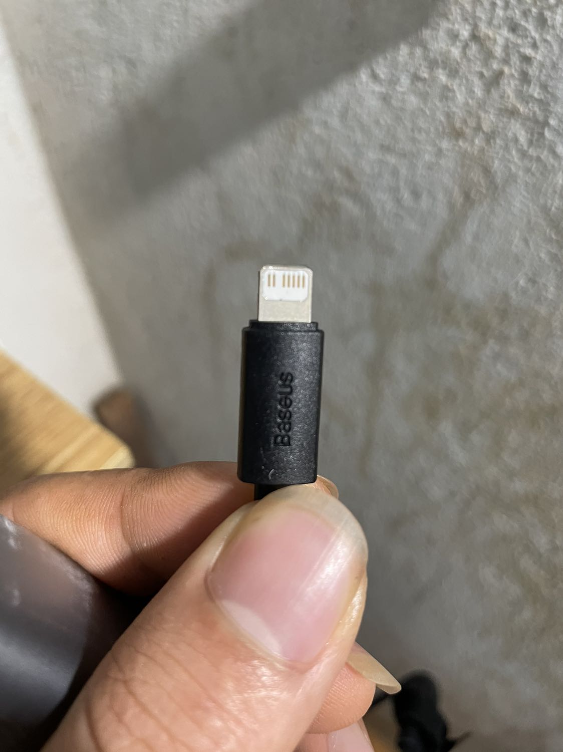 Dây to sạc chỉ có 8 chân nhé. Có sạc nhanh. Sạc hơi nóng. Dùng ok. Còn bền không dùng thơi gian mới biết. Pd sạc nhanh. Không có chuẩn MFI lên giá rẻ