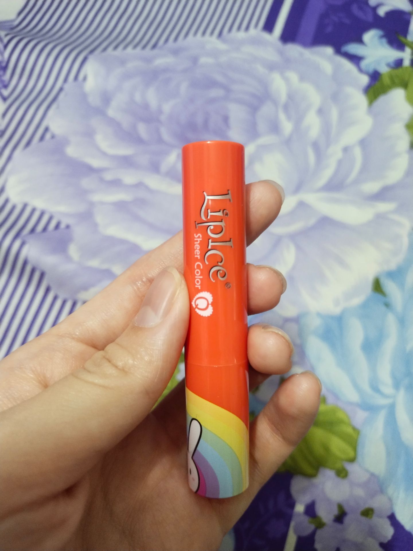 son lên màu rất tự nhiên, tiki đóng gói rất cẩn thận, giáo hàng rất nhanh. Mình đặt hôm thứ 7 mà sáng thứ 2 đã giao tới rồi. 5 sao. sẽ tiếp tục ủng hộ tiki