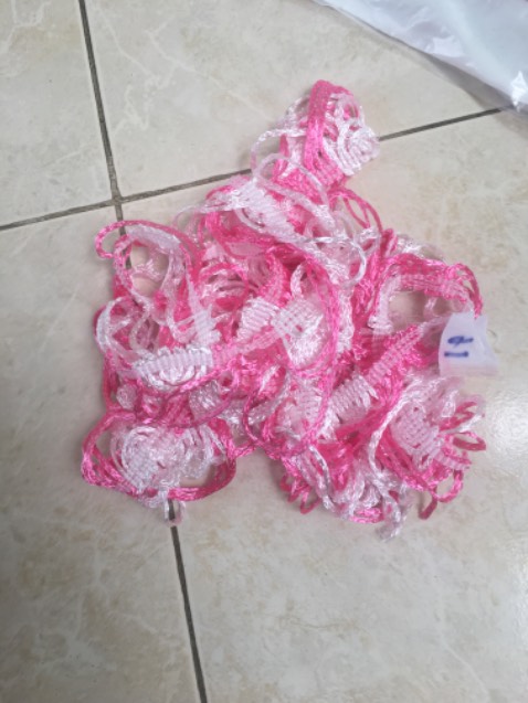 Mình chất liệu khá mỏng, nhưng nhìn chung ổn so với giá thành. Màu sắc đẹp. Cao ráo. Dễ sử dụng. Mỗi cái viền hơi sến phải tháo ra.