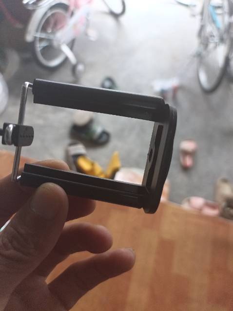 Ko có miếng lót giữ điện Thoại