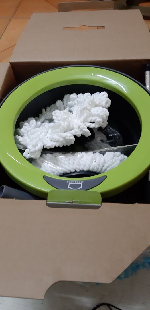 giao hàng nhanh.đóng gói cẩn thận.hàng mới ko xây xước.đã kiểm tra thấy chốt ok.nhưng ko biết có bền ko chứ thấy ko yêm tâm vì quá nhỏ sợ bẻ lên bẻ xuống vài lần gãy thì phí công.xô nước chắc chắn.mong nhà sant xuất chú ý chỗ bẻ chốt dùm