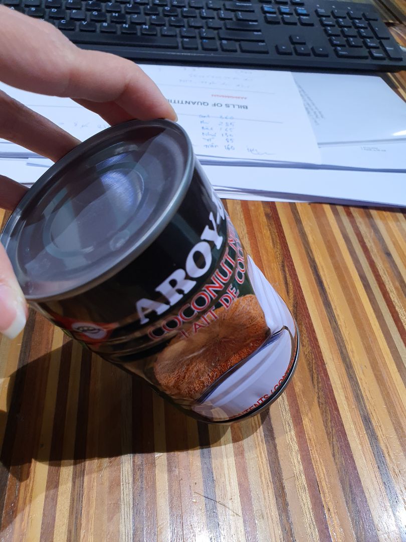 dù date còn xa nhưng hộp móp méo