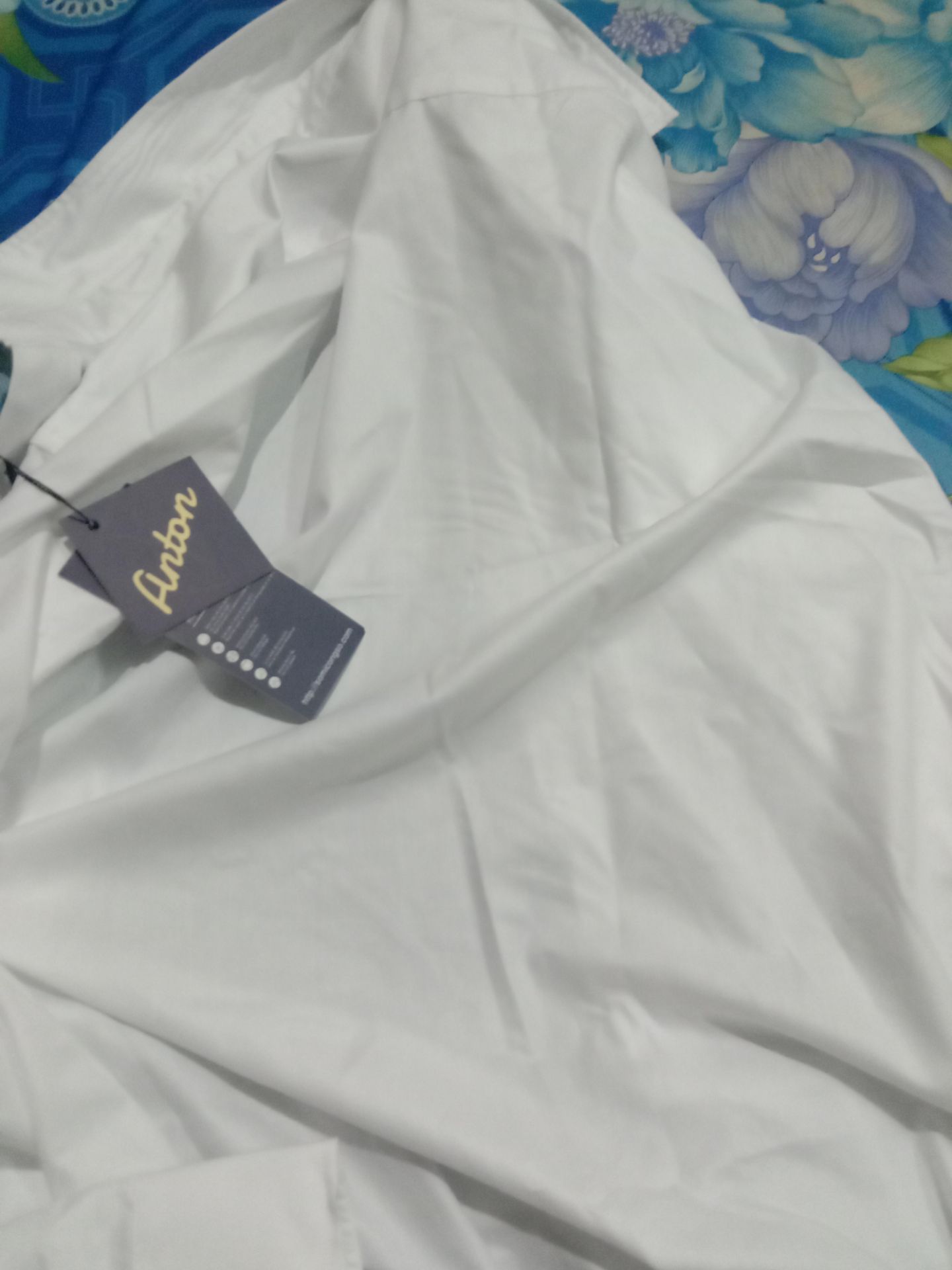 tôi không chấp nhận sản phẩm như vậy, không có hộp gì hết, bây giờ tôi trả lại hoàn tiền cho Tôi,treo đầu dê bán thịt *** à