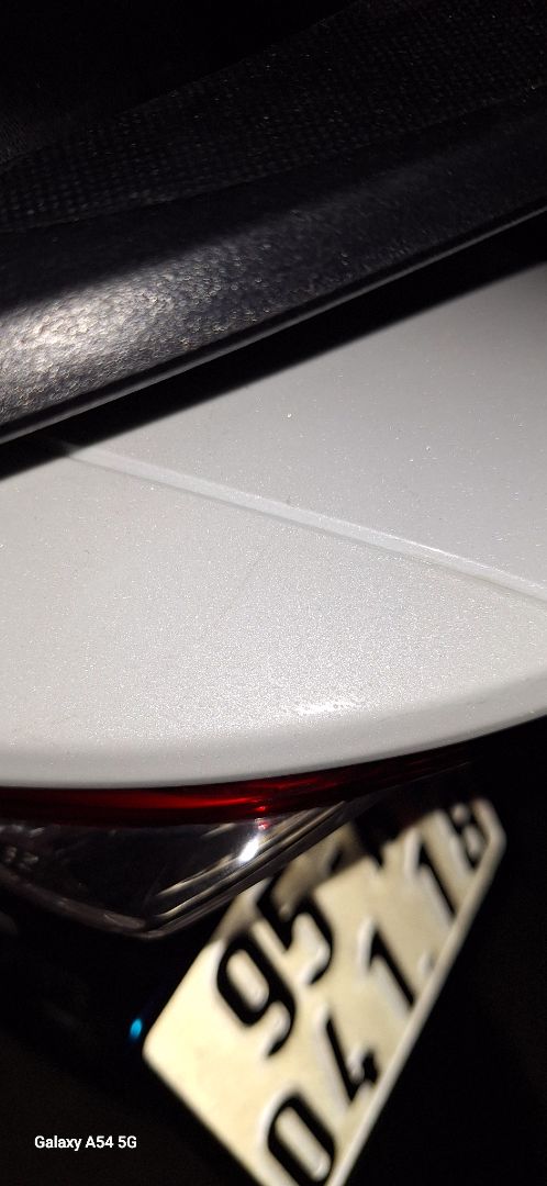 Uy tín chất lượng tốt,giao hàng nhanh, đóng gói cẩn thận, xóa vết xước 99%mùi thơm dễ chịu, mọi người nên mua sản phẩm này Sài nhé