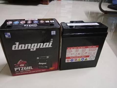 ắc quy to, khởi động tốt, có điều vị trí bắt ốc nằm ngang hơi vướng khi để trong xe máy, còn lại ok