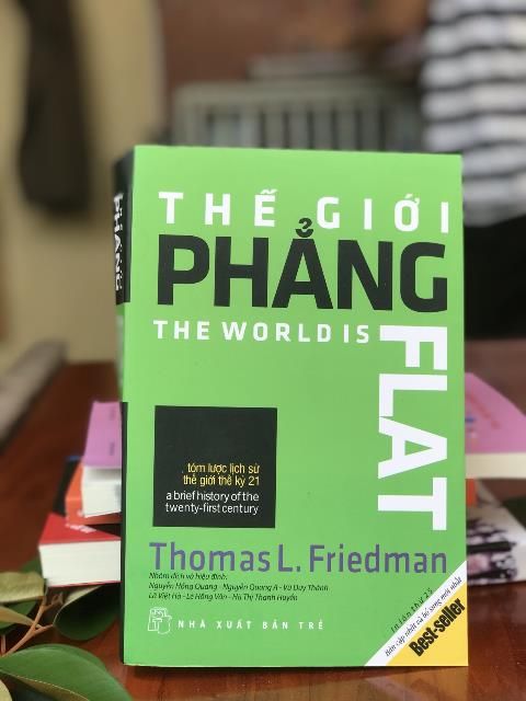 Một cuốn sách kinh điển. chỉ 3 từ mà tác giả viết được một cuốn sách gần 1000 trang. Những sự phân tích hết sức đơn giản, dễ hiểu mà hàm chưa một trí tuệ vượt trội. Đọc để hiểu rõ thế giới quan ta về cả kinh tế và chính trị. Cuốn sách giúp làm phẳng não cho những ai chưa hình thành nếp nhăn :))