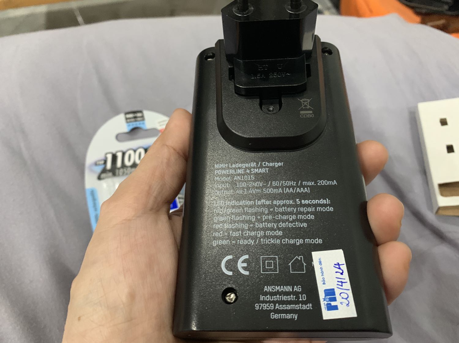 Hàng chắc chắn liền lạc. Sài đến nay vẫn ổn định. Sạc một pin riêng lẻ vẫn được. Có thể sạc được pin đũa (AAA) và pin tiểu đồng hồ (AA)