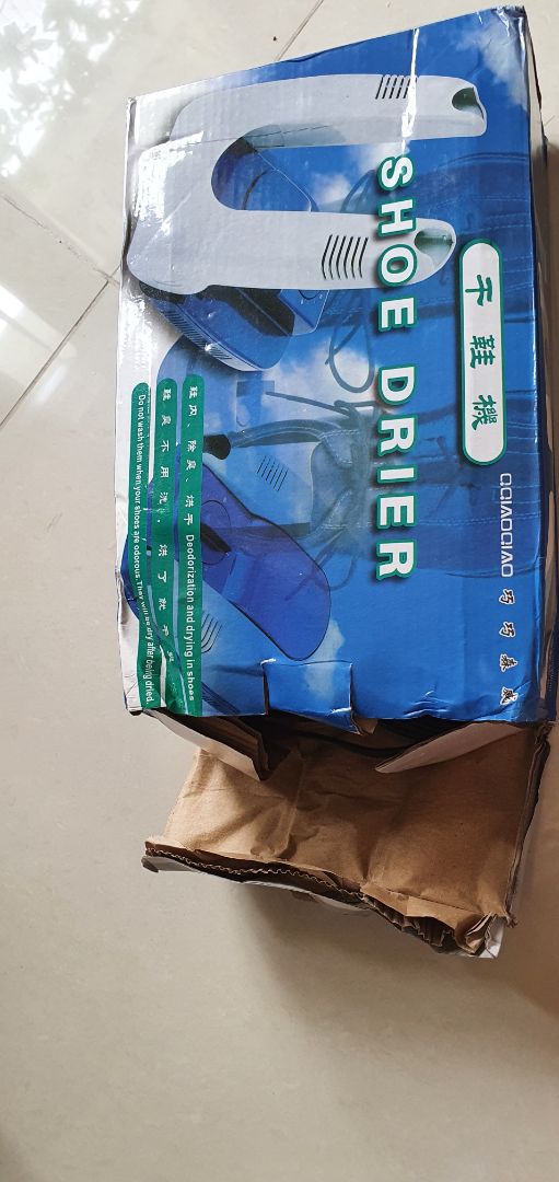 hộp bên ngoài như bị nước ướt móp méo, bong tróc, sản phẩm bên trong thì không giống mô tả và hình ảnh quảng cáo, toàn chữ tiếng Trung