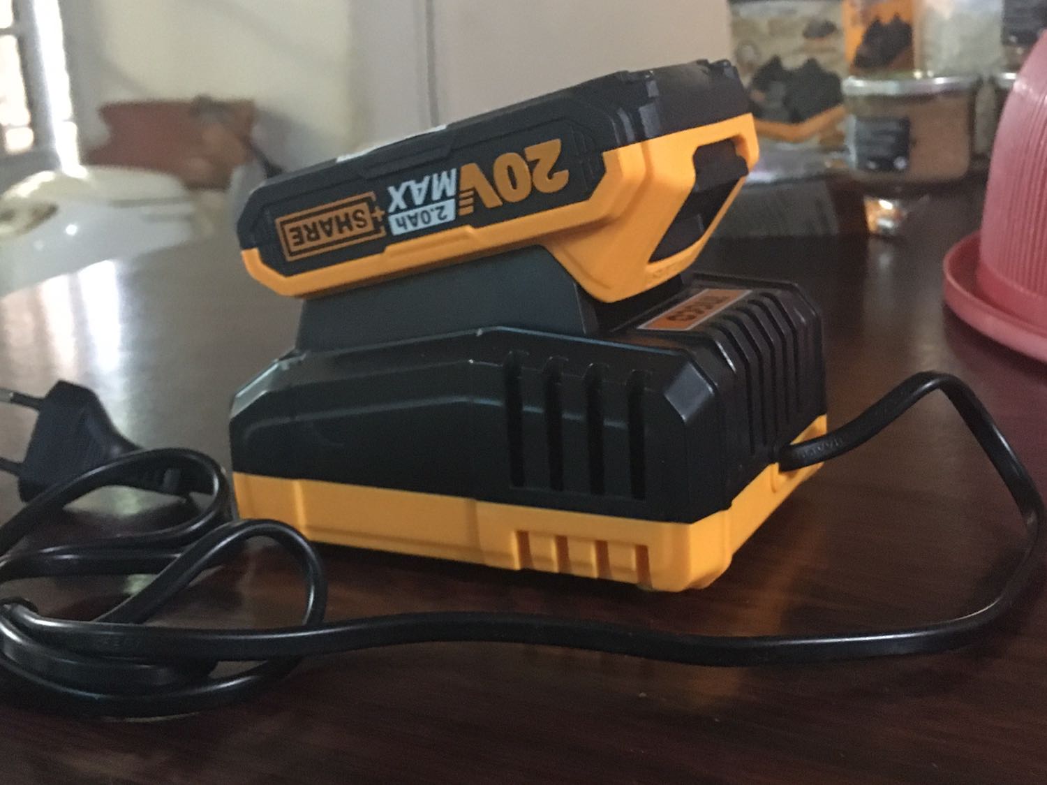 Gửi hàng nhanh, kích thước to hơn mình tưởng tượng :)