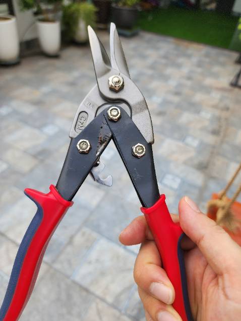 Ngoại hình cũ. Kéo đã qua sử dụng