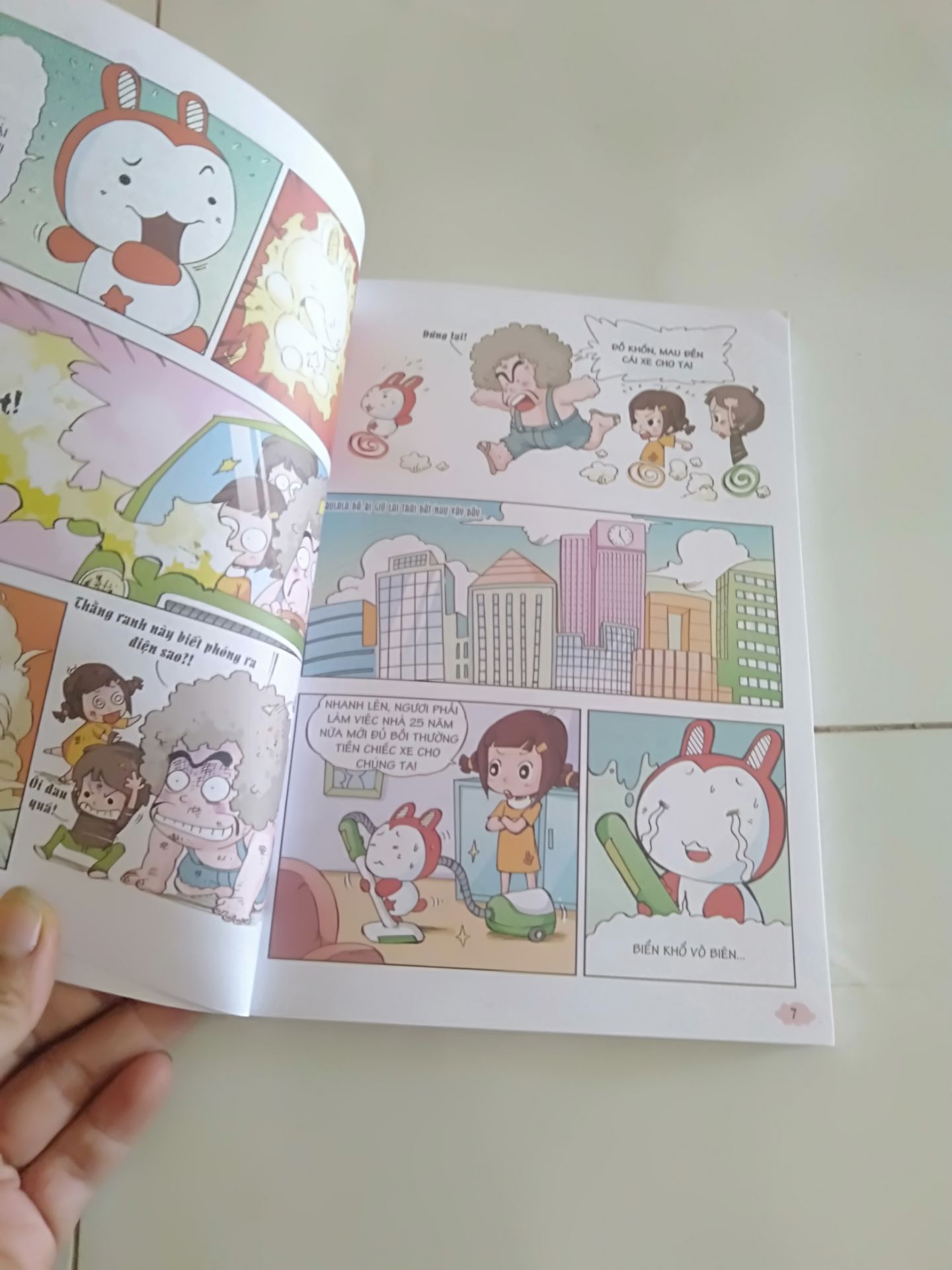 giao nhanh. sách hình ảnh ngộ nghĩnh bé rất thích.