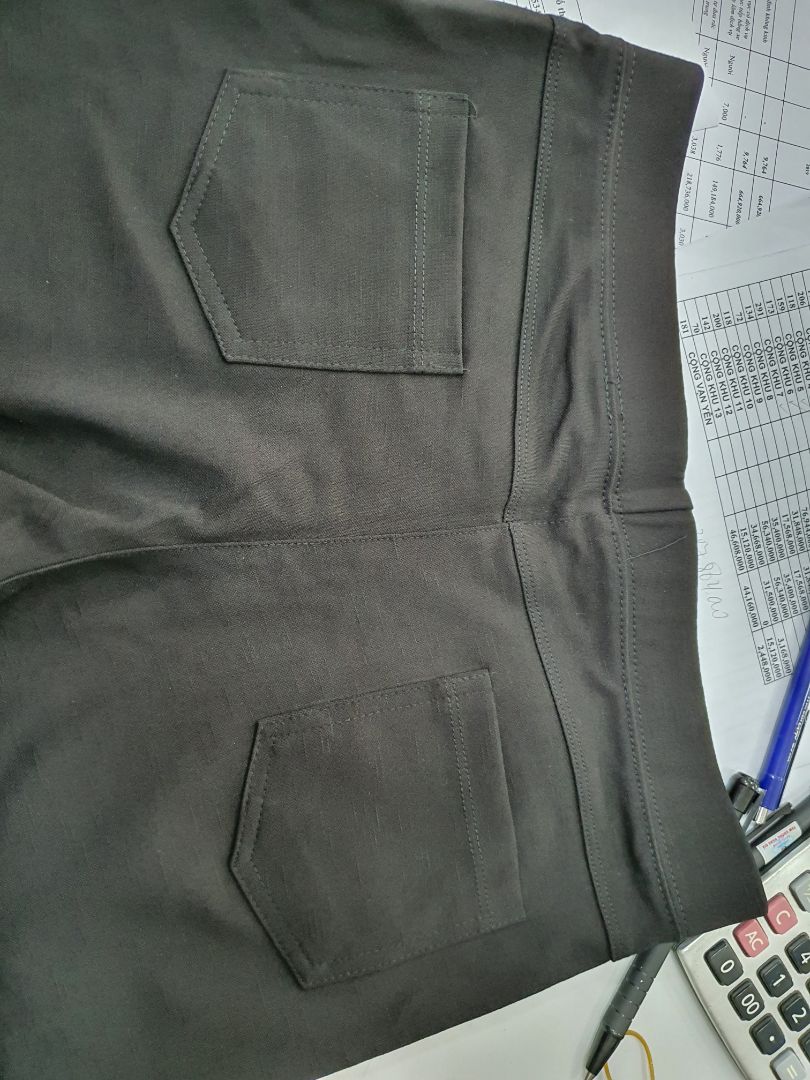 Quần rất đẹp , đường kim mũi chỉ chuẩn, nói  chung rất ưng, giao hàng nhanh, thanks shop.