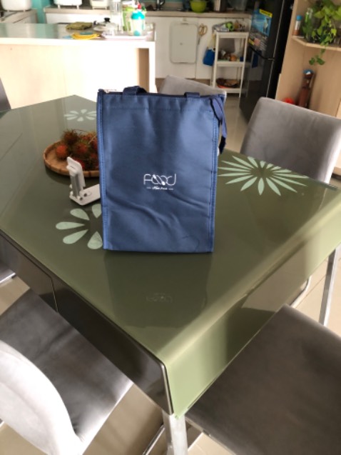 Túi rất tiện dụng, vừa vặn dùng cho gia đình rất Ok, mang đồ đông lạnh hoặc nóng đều thích hợp… nói chung là hài lòng.