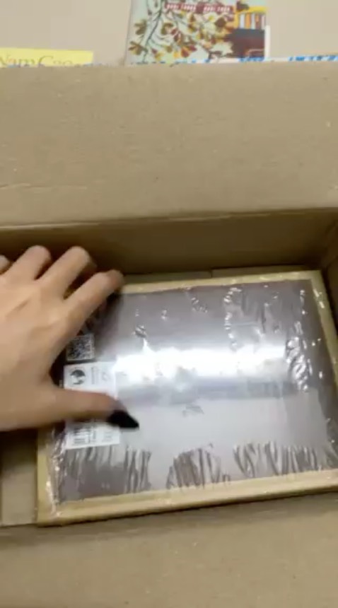 Giao nhanh bìa đẹp k bị hư hại có bọc kính