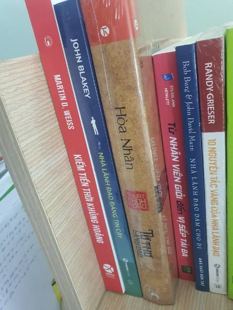 Sách hay, bìa đẹp, tiki giao hàng cực nhanh, anh ship thân thiện, nên mua nha mọi người