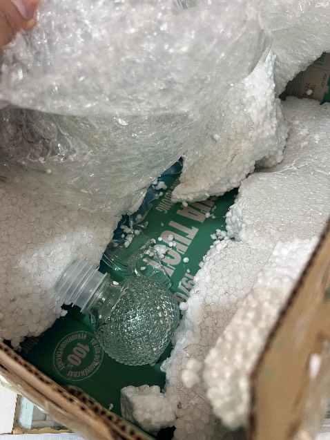 Bình bị bể 1 cái đóng gói sơ sài rất tệ