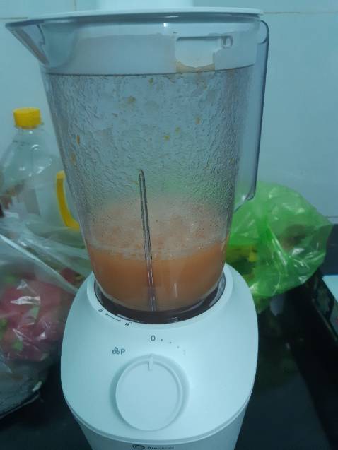 Máy chạy ổn, phù hợp với giá tiền. Tuy nhiên lúc hoạt động máy phát ra tiếng ồn khá lớn.