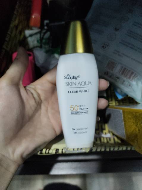 thích loại này chủ yếu kiềm dầu, chứ chỉ số chống nắng ko cao. Vậy nên mình kết hợp loại này và loại kia. Kaka