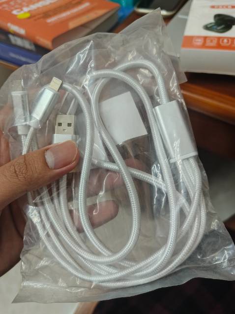 Cáp sạc bọc dù dày dặn. Freeship rẻ mà còn ship nhanh, giá cũng rất ok nha