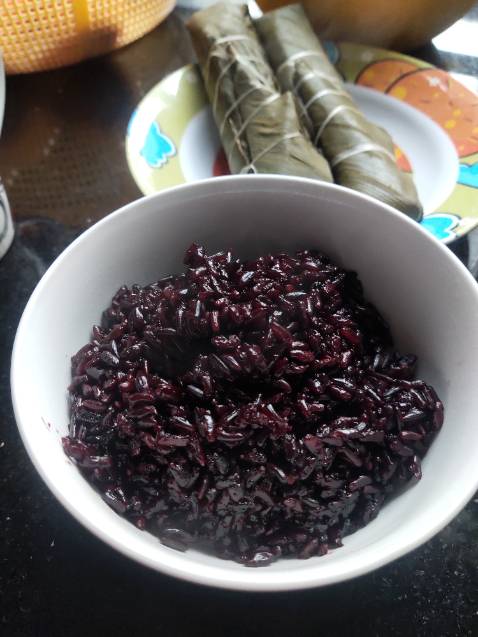 Cơm dẻo mềm, dễ ăn. Đóng gói sp tốt. Ăn cơm gạo lứt đen mình thấy mềm ngon hơn màu đỏ.