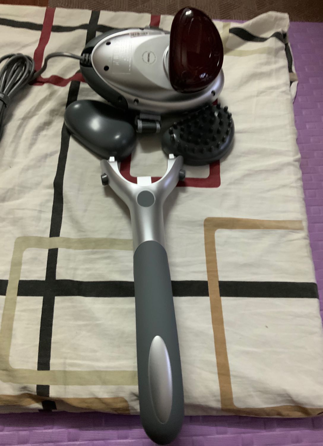 sản phẩm chính hãng! thiết kế dễ sử dụng. cảm nhận ban đầu là tốt! mark dập nổi, có tem bảo hành.