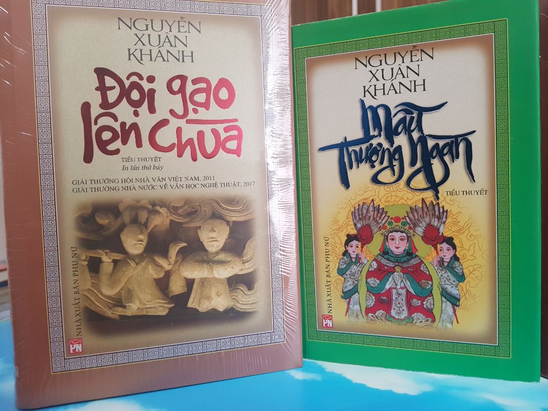 Mình thích văn phong của tác giả dù tiểu thuyết (lịch sử) Việt Nam không phải thể loại yêu thích của mình, nhưng Nguyễn Xuân Khánh đã thay đổi điều đó.
Sách bọc nilon, sạch - mới, in đẹp, giao hàng nhanh hơn dự kiến.