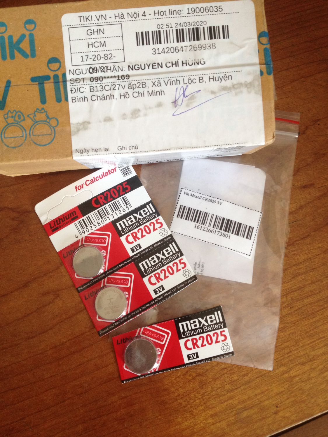Tôi mua 2 vỉ bin , CR2032 giao 1 vỉ (5 viên) và CR2025 mà chỉ giao (3 viên) lẻ cùng chung TIKI Hà nội đóng gói , như vậy bên bộ phận đóng gói có vấn đề.
Đề nghị TIKI Hà Nội giao thêm 2 viên nửa miển phí vận chuyển cho người mua ,thì tôi không nói nửa ......!!....!!