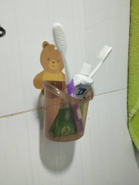 Dán dễ bám dính vào tường, món hàng rất tuyệt.....thank you shop