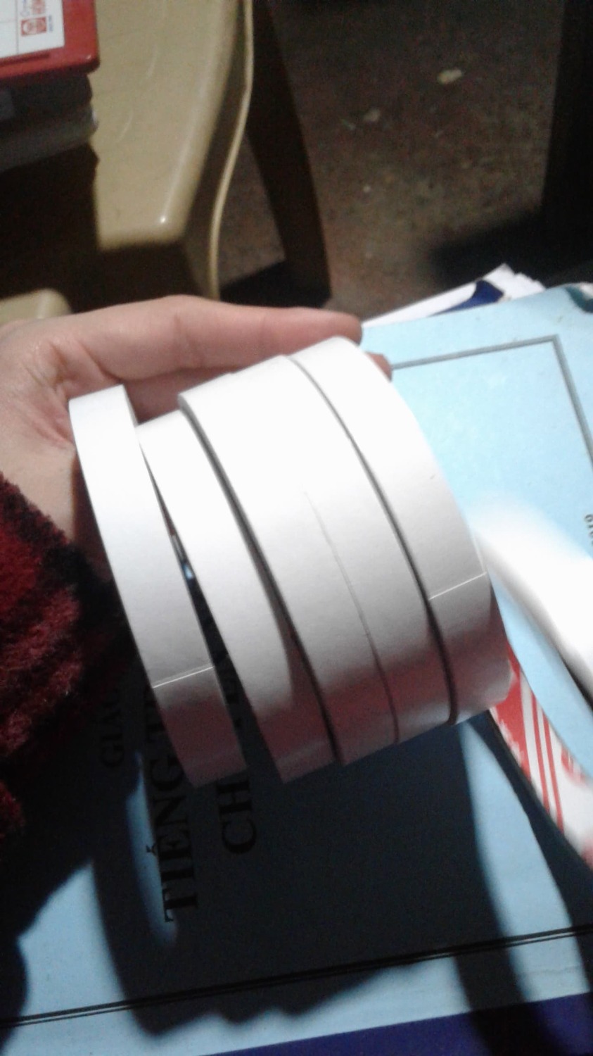 chất lượng thì cũng giống như ở các cửa hàng bán, cũng to và dày dặn.Nhưng shop để mua 2 lốc mới đặt được hàng nên mk bị mua nhiều quá.Mk nghĩ nếu shop bán từng lốc thì sẽ có nhiều người mua hơn vì có những người chỉ có nhu cầu sử dụng ít thì sẽ ngại đặt hàng ạ.Vì vậy mk để sp này 4 sao ạ:)