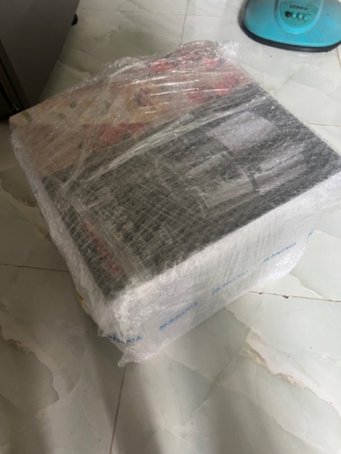 Đóng gói kĩ, khui ra thấy sp nguyên vẹn. 10 điểm, chưa dùng nồi chiên không dầu lần nào, mà thấy nồi cũng to, 2 người ăn chắc nấu dư sức. Thấy brand là của Sharp nên cũng yên tâm. Thanks tiki.