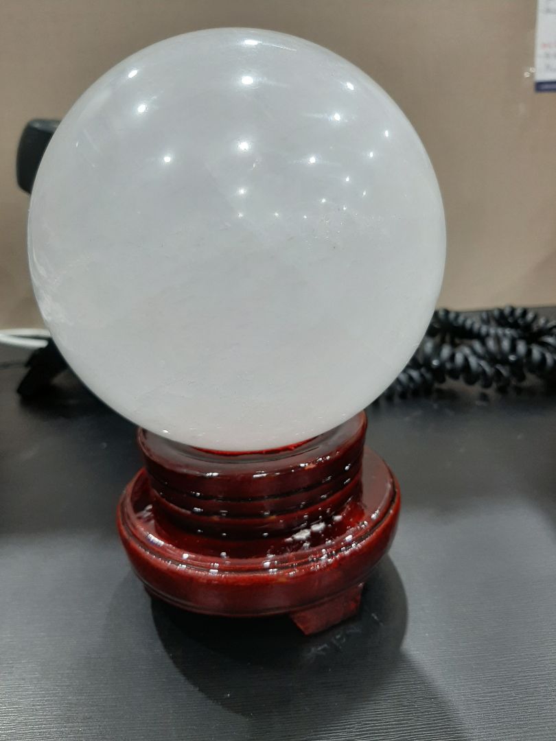 Trước khi mua mình đã nghĩ "thạch anh ko thể rẻ thế dc". Nhận hàng thì đúng là ko phải thạch anh mà là canxit. Trước khi mua mình đã nghĩ "thạch anh ko thể rẻ thế dc". Nhận hàng thì đúng là ko phải thạch anh mà là canxit.