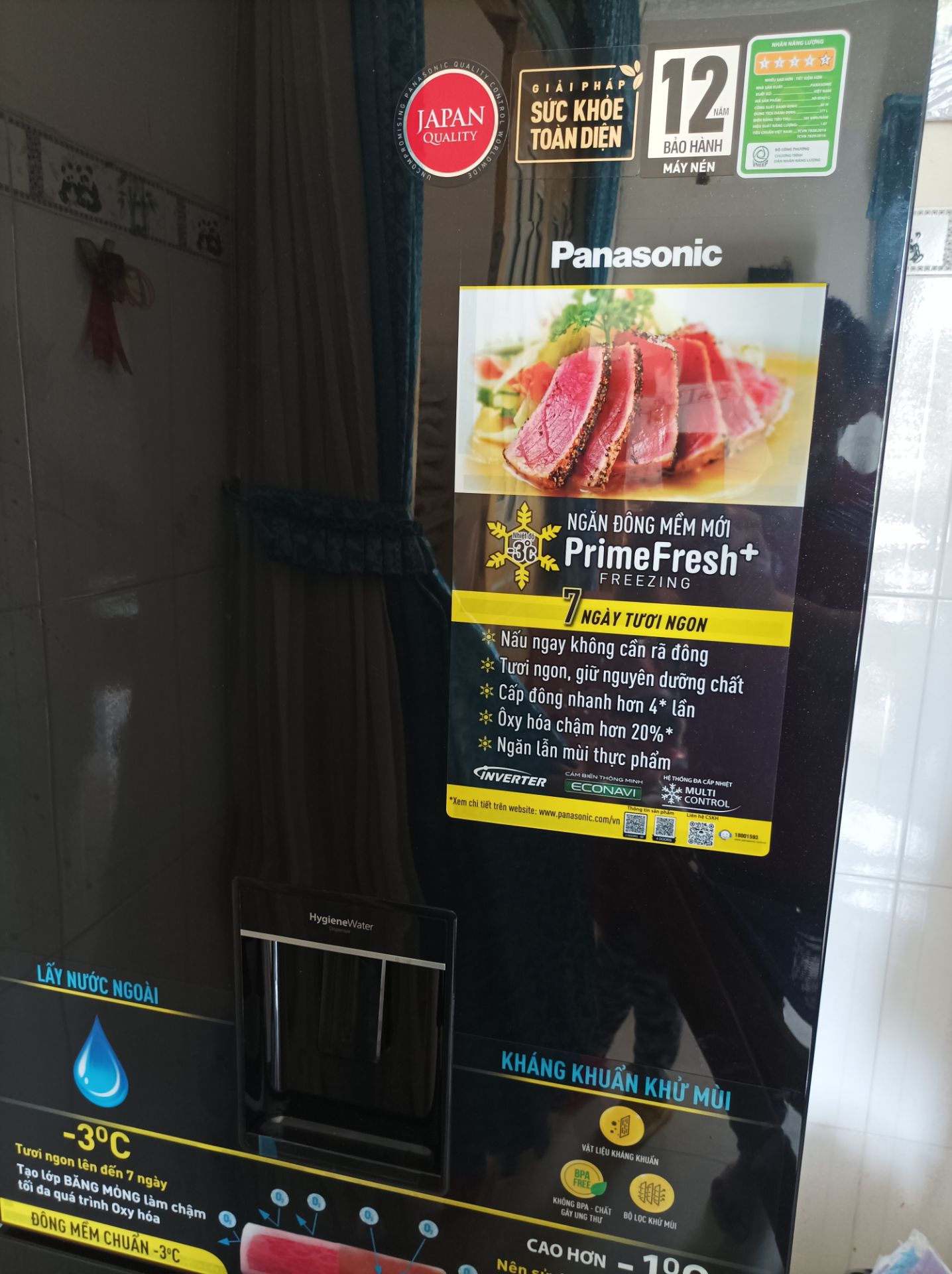 Giao hàng rất cẩn thận. Sản phẩm đúng, chất lượng tốt và hướng dẫn bảo hành điện tử rất đơn giản.