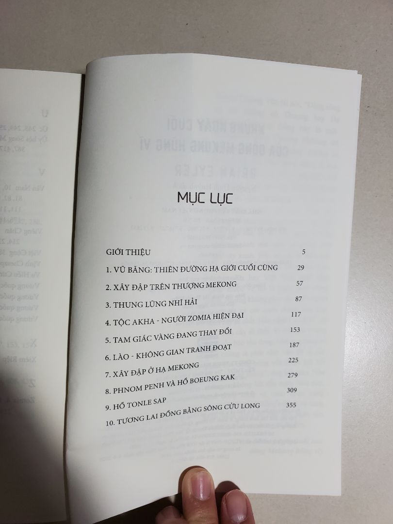 sách hay. nhiều chia sẻ, đánh giá của tác giả về thực tại dòng sông Mekong. Từ thượng nguồn đến hạ lưu. Đáng đọc