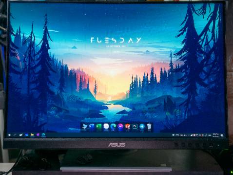 Xem review so sánh nhiều, cuối cùng chọn màn này thay vì Dell U. Chất màu ngon, dùng chỉnh ảnh khá là ưng. Ưng nhất vẫn là tỉ lên 16:10, màn rộng hẳn, chỉnh ảnh, làm việc các phần mềm kỹ thuật, chia đôi màn hình đều lợi về chiều cao. Nhờ cái tỉ lệ này nên chiều cao màn cao gần bằng con 27". 
+ Độ sáng con này hơn Dell U kha khá, thích hợp làm việc khu vực nhiều ánh sáng hơn so với Dell. 
+ Về thẩm mỹ thì tạm được, không đẹp bằng Dell U, Dell cho viền mỏng hơn con Proart này.
+ Chân đế dễ nâng hạ, chỉnh góc nghiêng hoặc bắt arm đằng sau cũng được. Xem review so sánh nhiều, cuối cùng chọn màn này thay vì Dell U. Chất màu ngon, dùng chỉnh ảnh khá là ưng. Ưng nhất vẫn là tỉ lên 16:10, màn rộng hẳn, chỉnh ảnh, làm việc các phần mềm kỹ thuật, chia đôi màn hình đều lợi về chiều cao. Nhờ cái tỉ lệ này nên chiều cao màn cao gần bằng con 27". 
+ Độ sáng con này hơn Dell U kha khá, thích hợp làm việc khu vực nhiều ánh sáng hơn so với Dell. 
+ Về thẩm mỹ thì tạm được, không đẹp bằng Dell U, Dell cho viền mỏng hơn con Proart này.
+ Chân đế dễ nâng hạ, chỉnh góc nghiêng hoặc bắt arm đằng sau cũng được.