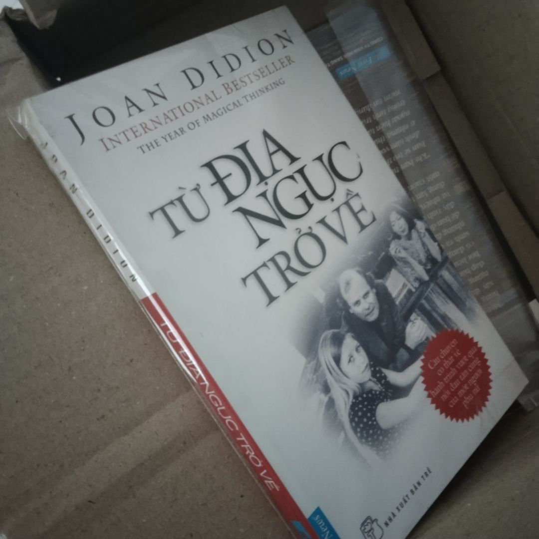 Dạo này tiki bọc sách rất cẩn thận, hộp tuy bị móc nhưng cũng không ảnh hưởng đến sản phẩm, dù dịch đang rất căng nhưng đặt 1 hôm là có hàng. Tuyệt vời!