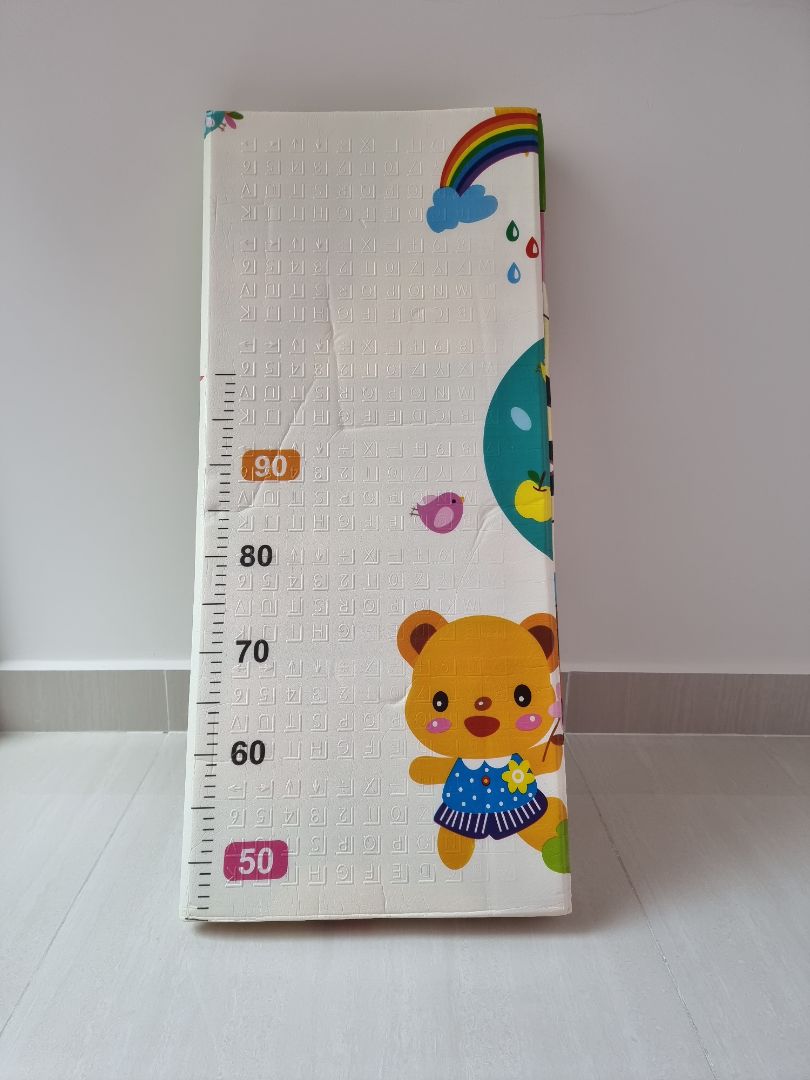 Mắc áo dùng rất ok, cuộn 1 chục một, tấm thảm cũng như mô tả, đóng gói cẩn thận, giao hàng nhanh. Mình ưng ý, thank shop