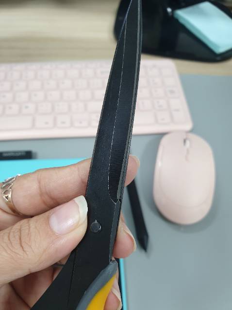 cắt bén, hình thức tạm. cầm dễ chịu.