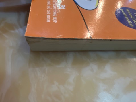 Chất lượng ổn, tuy nhiên một số góc sách bị gãy và hơi dơ