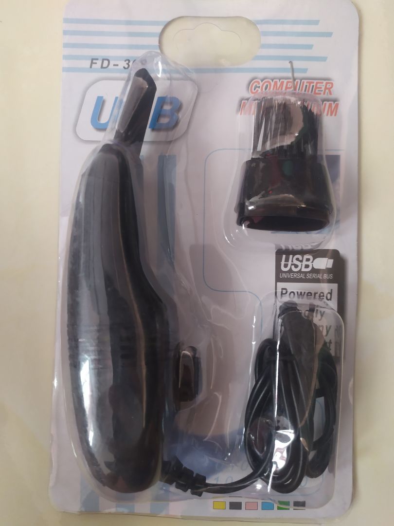 Đặt hồi khuya tới sáng giao hàng luôn. Nhận đầy đủ sản phẩm. Máy hút bụi nhỏ dùng tốt và tiếng máy hơi ồn. Bộ vệ sinh laptop này phù hợp với túi tiền