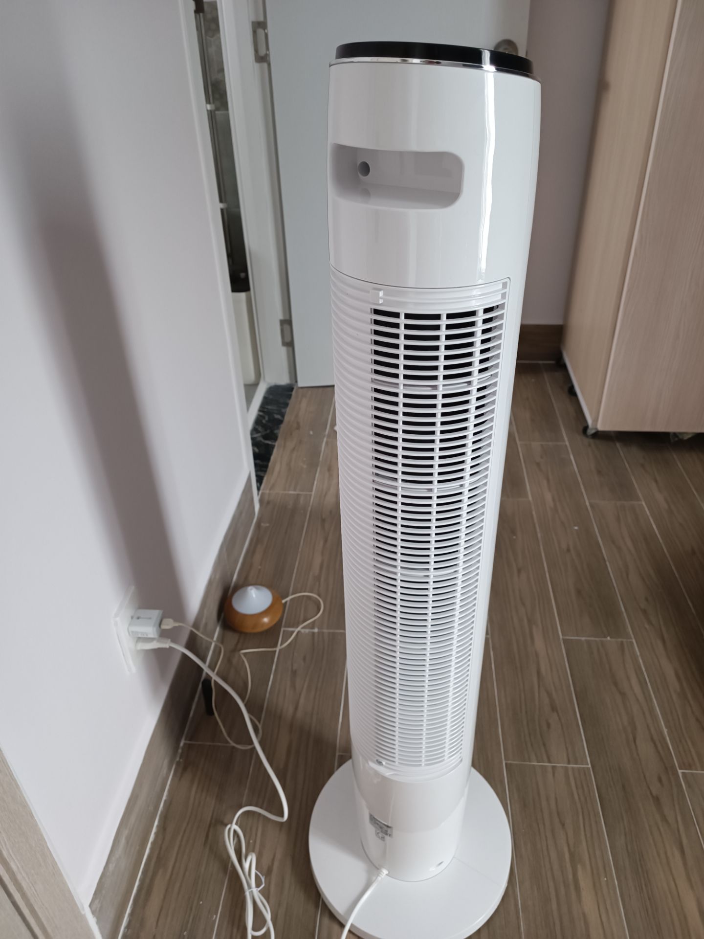 mát rượt, gọn đẹp thanh lịch nhẹ, ko ồn, cảm ứng, luồng gió thổi k phà phà khó chịu, 10/10 á mát rượt, gọn đẹp thanh lịch nhẹ, ko ồn, cảm ứng, luồng gió thổi k phà phà khó chịu, 10/10 á