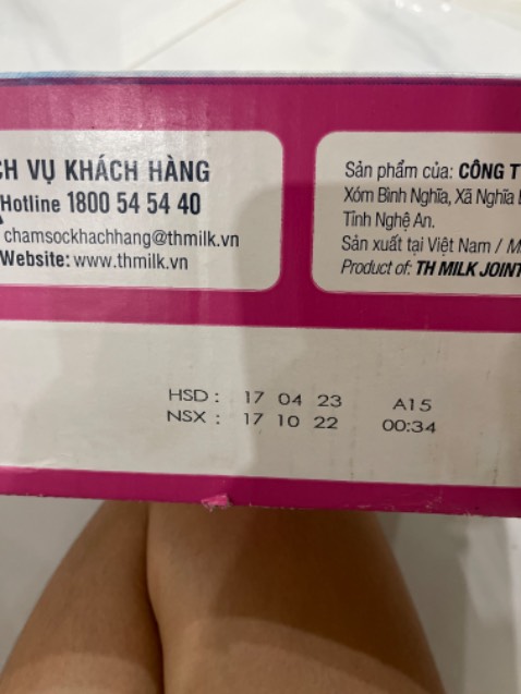 Shop giao hàng cận date, mình thường xuyên mua sữa TH, cả nhà và 2 bạn nhỏ đều uống! Sữa cho trẻ con uống mà vậy sao được!
Rất thất vọng về cách lv của shop!