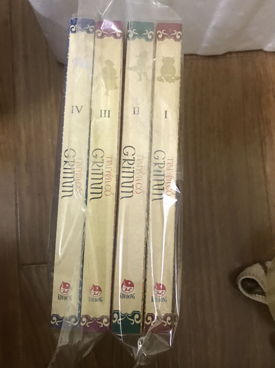 Mình đã mua trọn bộ 4 tập của Kim Đồng và hoàn toàn hài lòng về sản phẩm. Kim đồng vẫn luôn là lựa chọn hàng đầu cho thiếu nhi. Nội dung ổn, chất lượng sách tốt.