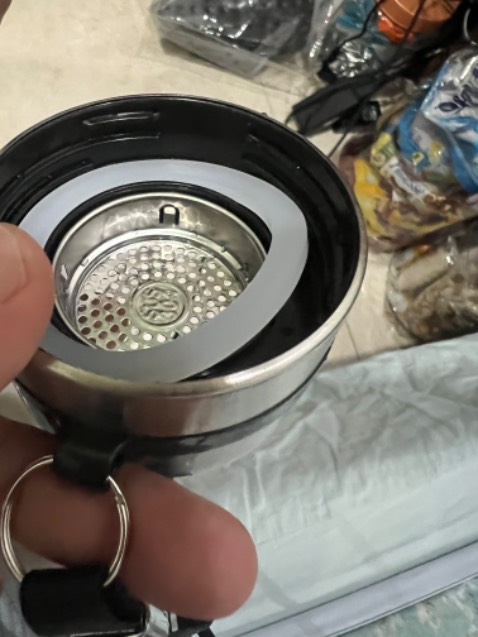 Các ron nhựa không sát vào chai. Giá ổn so chất lượng