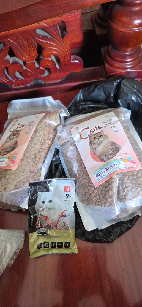 Sản phẩm đúng như hình ảnh quảng cáo, đóng gói chắc chắn, giao hàng nhanh, mùi vị hấp dẫn thú cưng. Được tặng gói nhỏ 40g nữa chứ