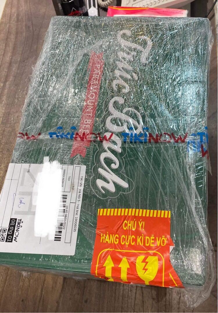 Sản phẩm mới, hạn sử dụng còn rất dài, thiết kế sang trọng, mua để biếu tết rất hợp, bố mình uống khen rất ngon, giao nhanh trong ngày cực kỳ tiện lợi, nói chung đáng đồng tiền bát gạo 👍