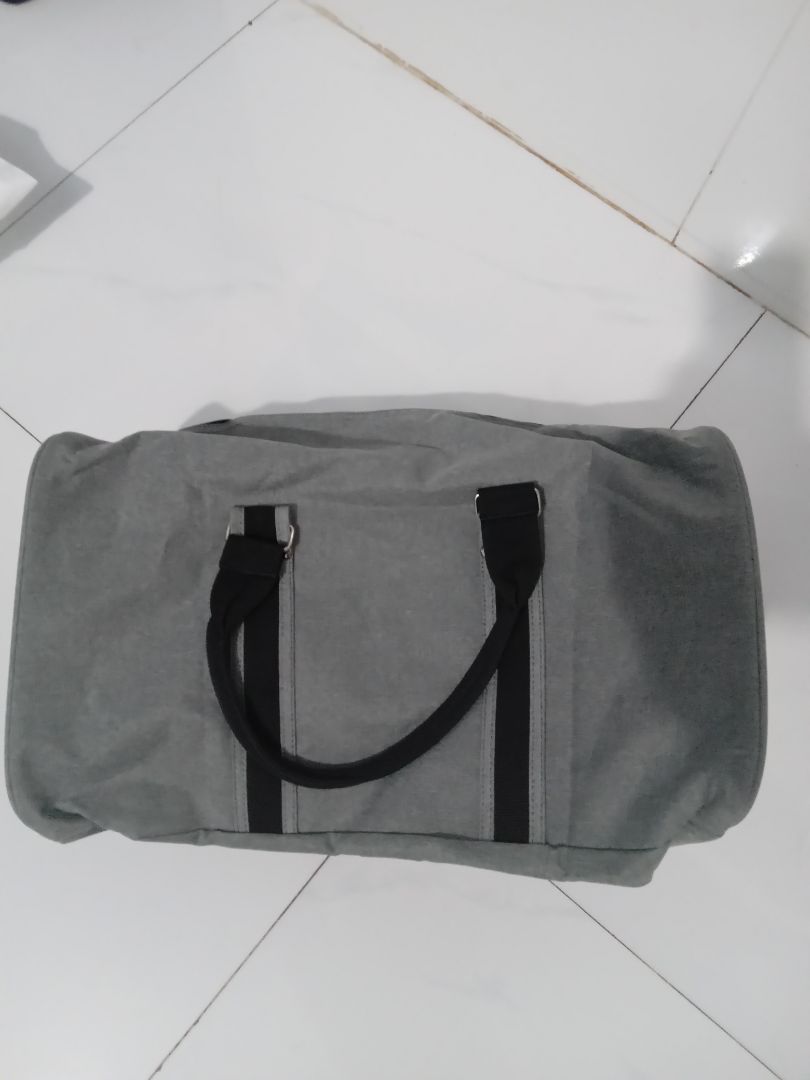 giao hàng nhanh. Sản phẩm đẹp,chắc chắn. Giá như vậy rất rẻ. tiếp tục ủng hộ shop.