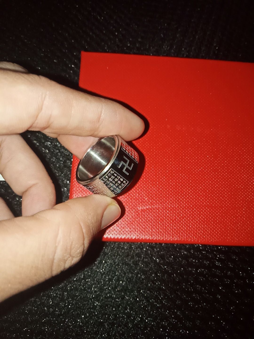 Mình rất hài lòng với về sản phẩm. Đánh giá 5 ? 
Size 8 cỡ 18mm.
sản phẩm đẹp, sáng, không trầy xước
Các bạn nên mua, gia 99k cho san phẩm sale , quá chất lượng.????