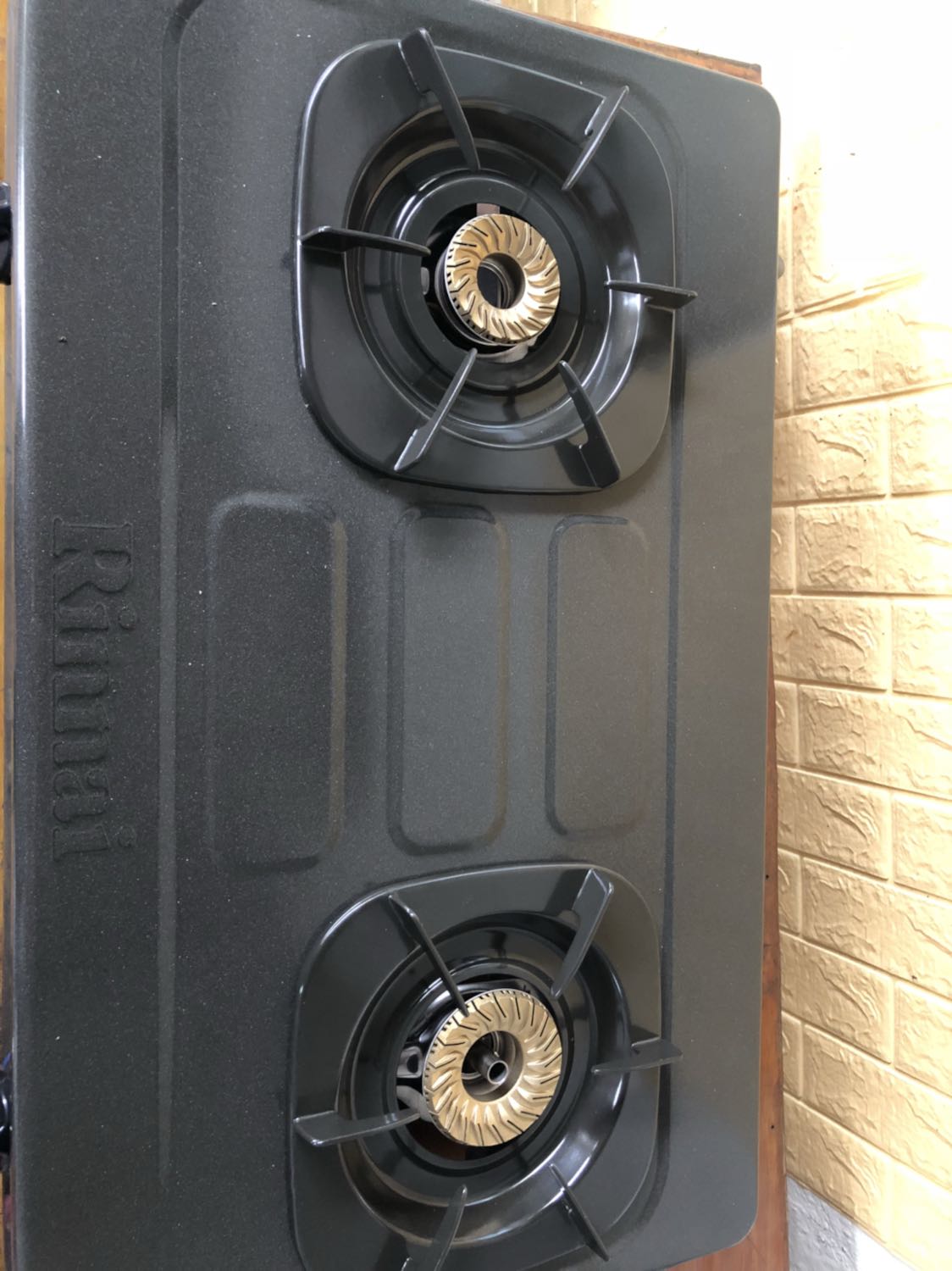 Thật sự k hài lòng khi mua bếp ga mà thiếu mất đầu hâm. K dùng được bếp luôn. Đã liên hệ mà chưa được phản hồi. Cần dùng bếp mà giờ k thể dùng đk. Cũng k cho khách ý kiến, phương Án xử lý như thế nào.