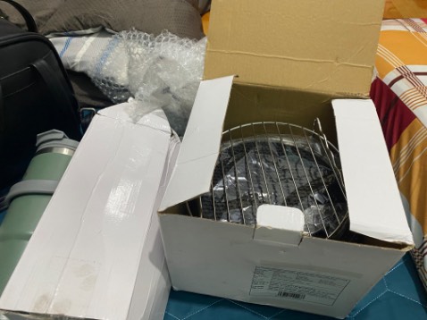 Mua 1 cái rồi, xài êm mua thêm cái nữa, màu đen vẫn đẹp hơn, cái hộp ko nhãn mác nhìn chán