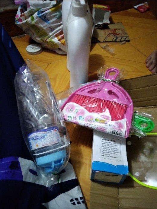 Mua rất nhiều món linh tinh và shop giao đủ hết. Mọi thứ đều ổn. Rất hài lòng